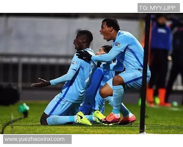 希拉尔与胡泽斯坦的精彩对决揭示了足球战术与团队合作的重要性